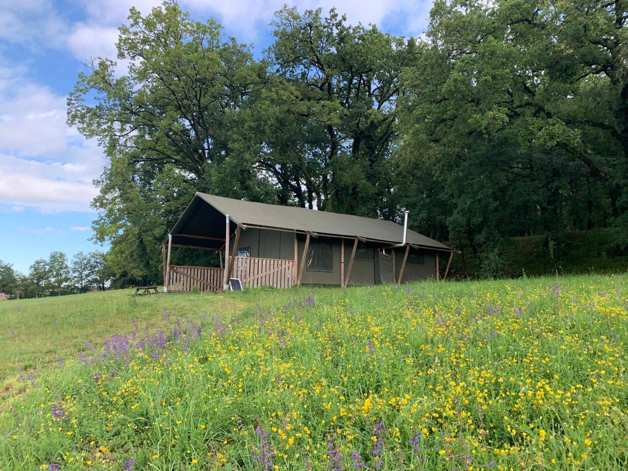 Safari Tent With A Beautiful View At Lot Sous Toile * Montamel
